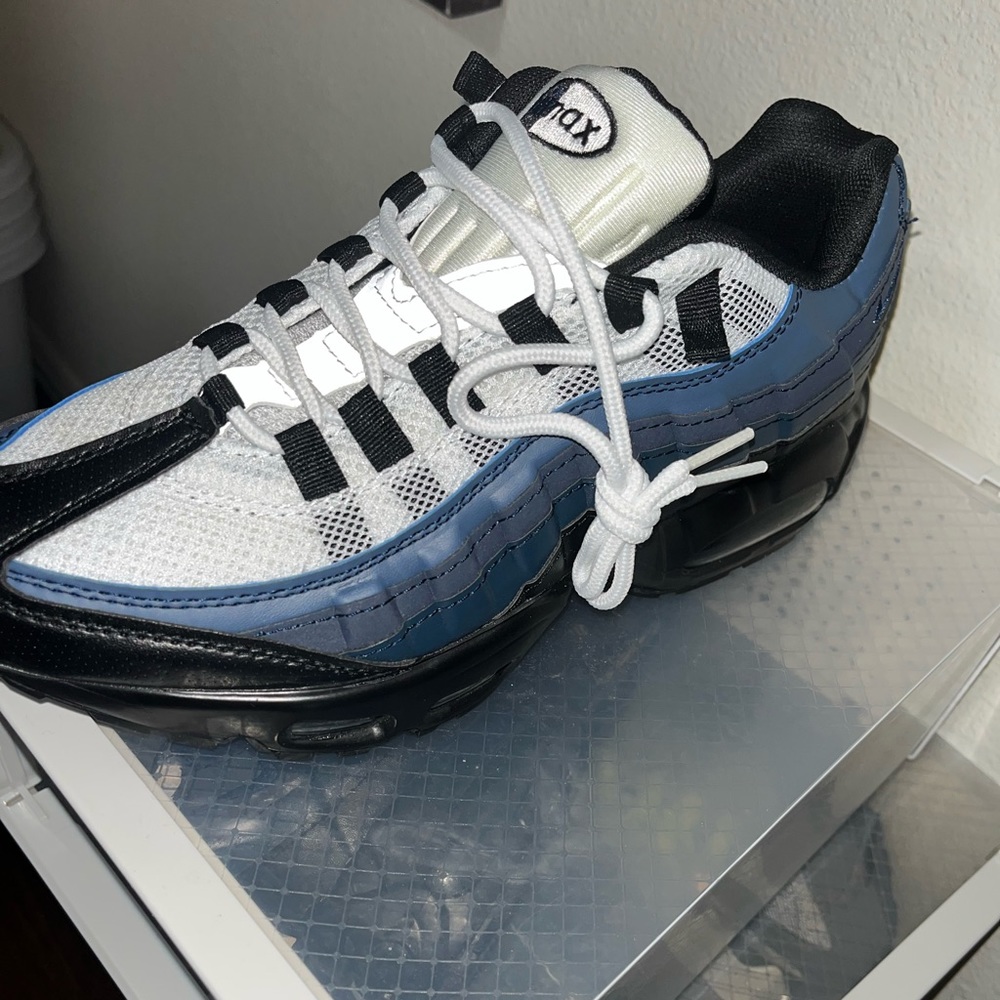 Nike AIR MAX 95 WHITE DARK OBSIDIAN MEN 10 Brand New Never Worn